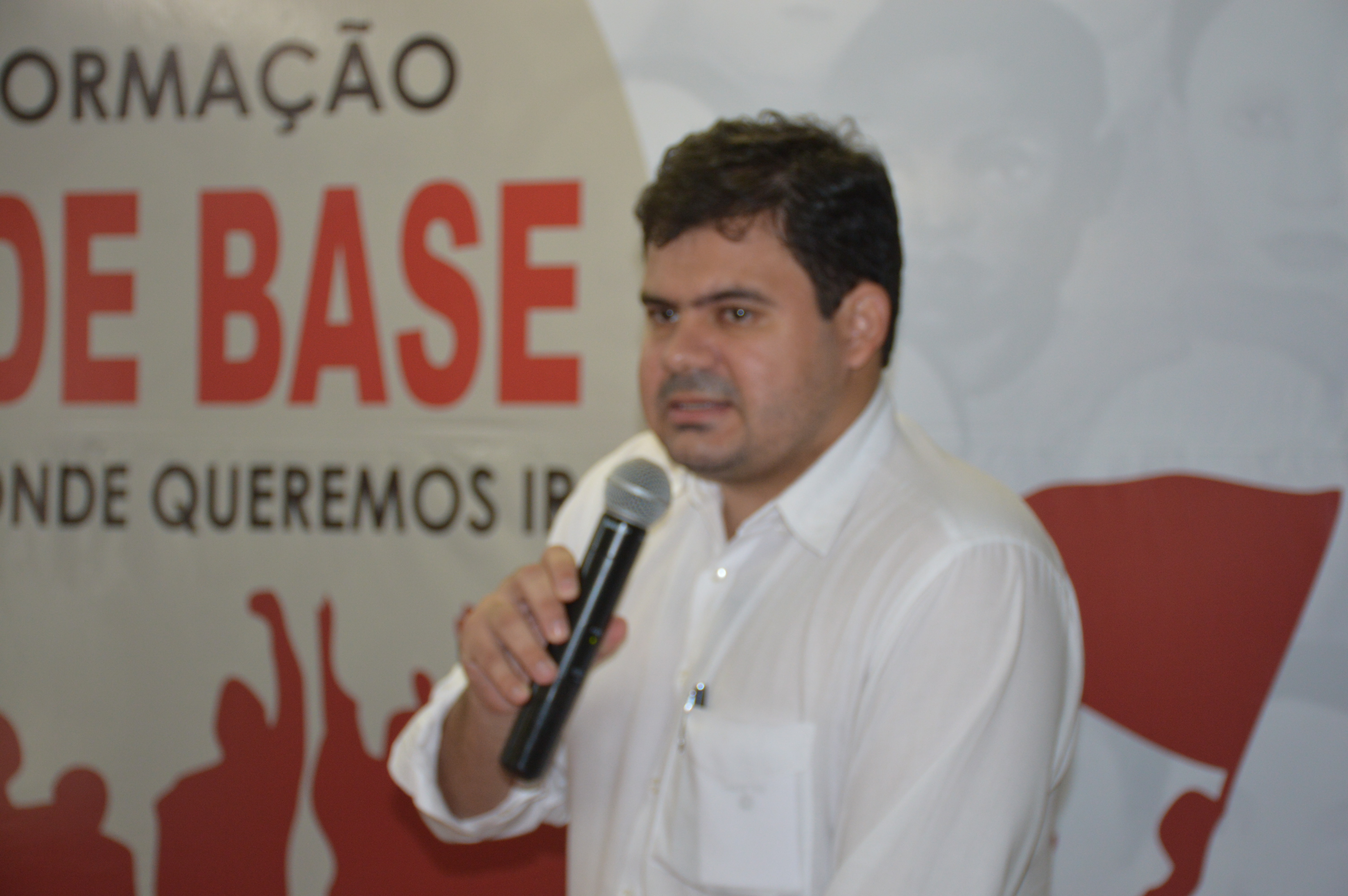 Neuriberg Dias em sua palestra sobre o novo regime fiscal Foto: Caique Oliveira/Sintaj