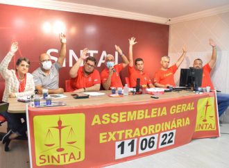 Trabalhadores filiados ao SINTAJ suspendem indicativo de greve