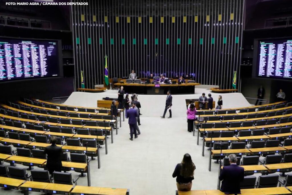 CÂMARA DOS DEPUTADOS DISPONIBILIZA ENQUETE SOBRE A PEC SOCIAL