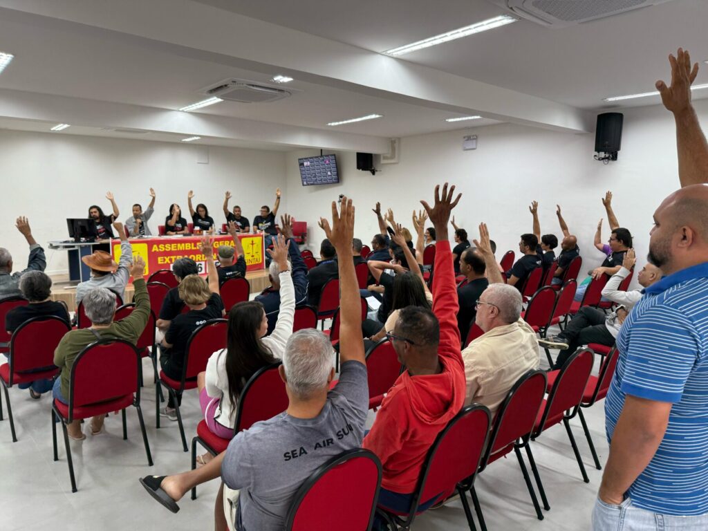 EM ASSEMBLEIA, CATEGORIA DELIBERA PELA ENCERRAMENTO DA GREVE E REINSTAURAÇÃO DO ESTADO DE GREVE