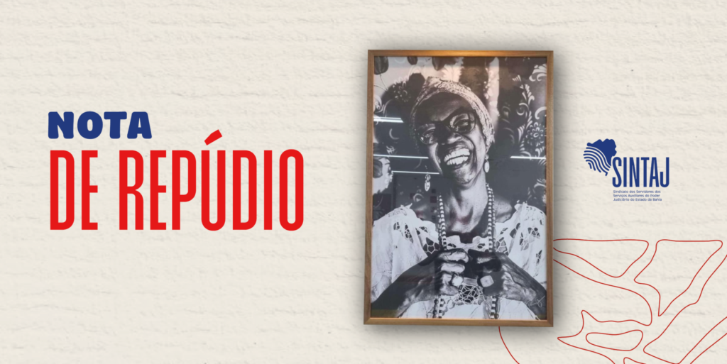 FOTOGRAFIA  DE MULHER NEGRA COM TRAJES DE RELIGIÃO DE MATRIZ AFRICANA É REINSTALADA EM FÓRUM DE CAMAÇARI POR ORDEM DO TJBA