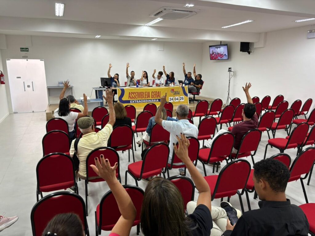 CATEGORIA APROVA PARALISAÇÃO CONTRA RETROCESSO E POR VALORIZAÇÃO