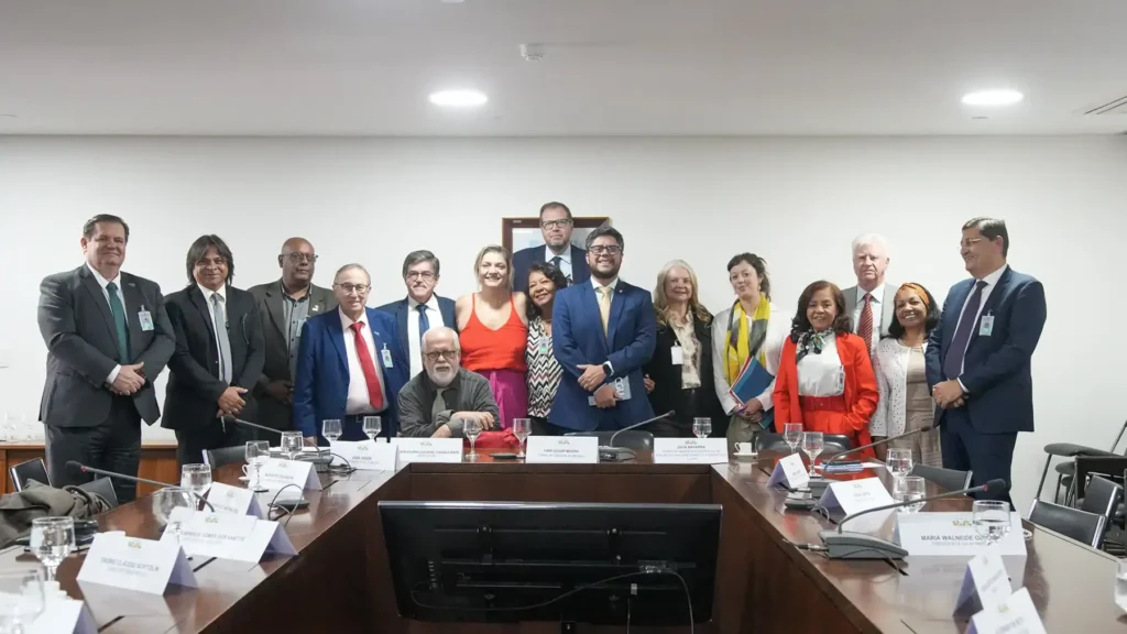 PÚBLICA BUSCA APOIO DO GOVERNO PELO FIM DA CONTRIBUIÇÃO DE APOSENTADOS E PENSIONISTAS