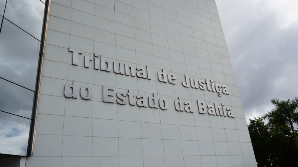 SERVIDORES E SERVIDORAS EM DESVIO DE FUNÇÃO NO TJBA DEVEM BUSCAR MEDIDAS ADMINISTRATIVAS INDIVIDUAIS